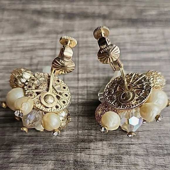 Vendome Faux Pearl Art Glass Rhinestone Clip On Earrings Signed Goldtone - Picture 2 of 2